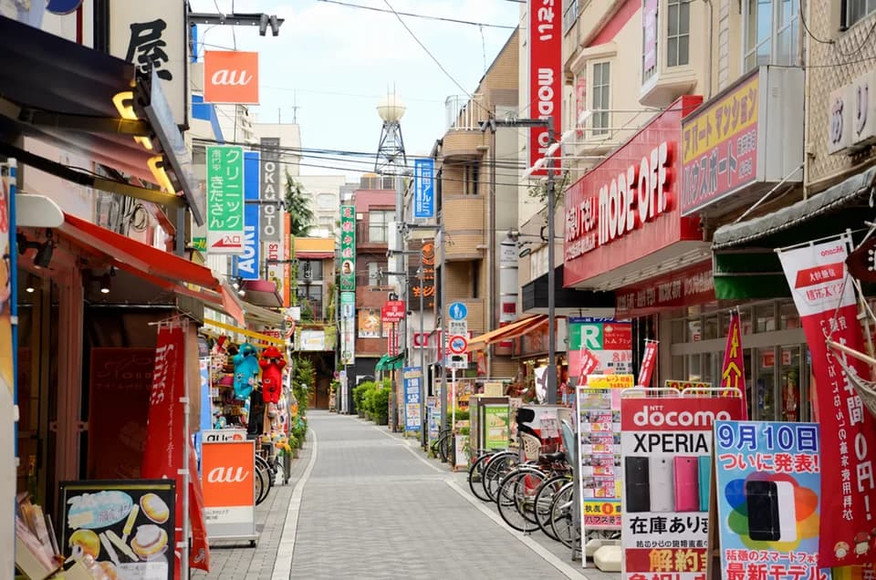 下北沢・お店が並ぶ駅周辺の通り